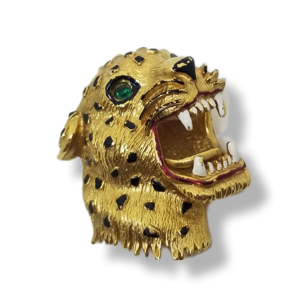 VINTAGE DESIGNER LEOPARD THREE DIMENSIONAL GOLDTONE,ENAMEL, & JEWEL EYES BROOCH